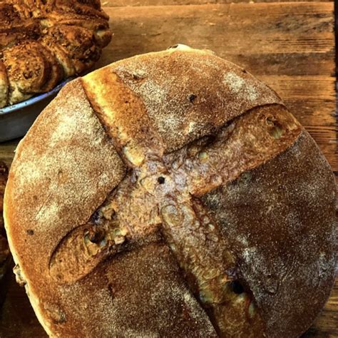 tarihi odunpazarı taş fırın ekmek ve haşhaşlı cevizli ekmek